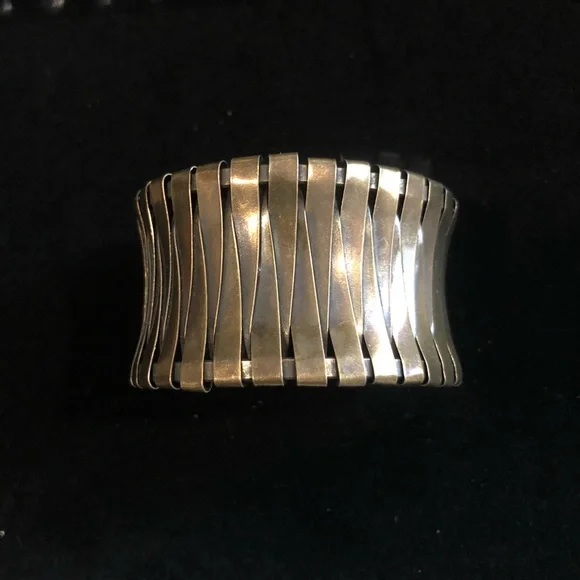 Bronze look fashion bracelet - Picture 1 of 4